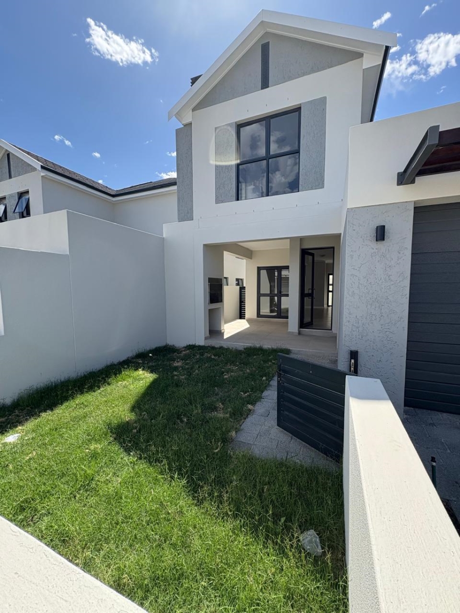 To Let 3 Bedroom Property for Rent in Groot Phesantekraal Estate Western Cape